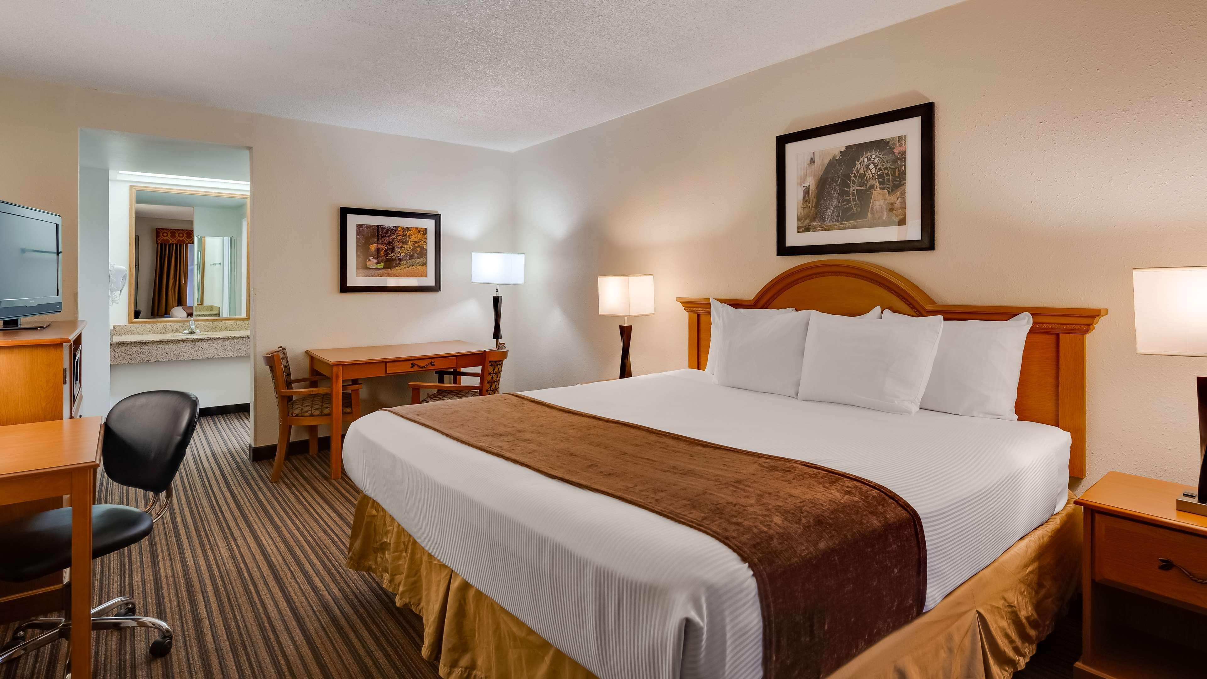 Best Western War Bonnet Inn Miles City Exterior foto